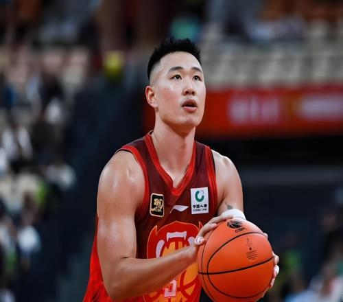 收獲CBA常規(guī)賽MVP，賀希寧感慨萬(wàn)千！