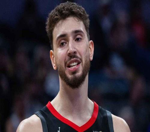 火箭队森根谈G4湖人队艾顿被驱逐出场：我不是那种打球肮脏的球员