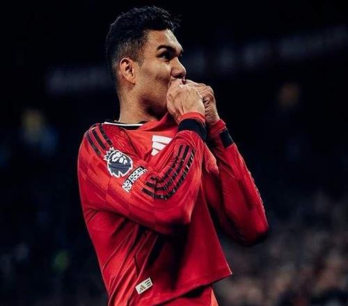 21！卡塞米羅建功，B費逼近神紀錄，曼聯一舉兩得，向利物浦叫板