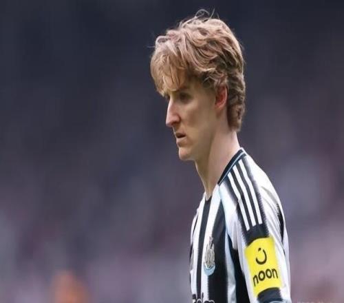 TA：紐卡非常樂意出售戈登，拜仁和切爾西是潛在買家