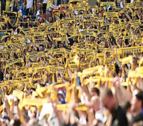 TA：16名利茲聯球迷對陣切爾西時喊恐同口號，可能面臨起訴