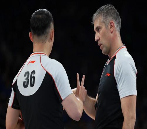 CBA季后赛会议！半决赛后安排6至7名外籍裁判，促进球员裁判提升