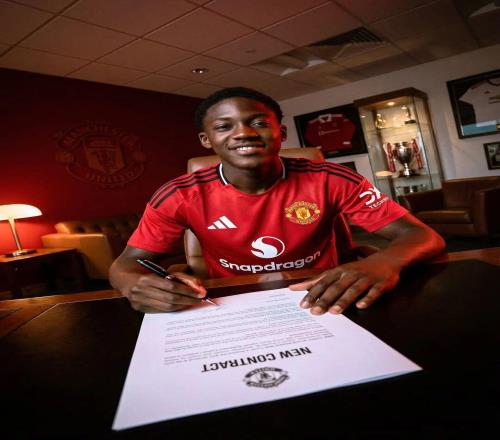 曼联新帝星加薪续约全谈妥，最快本周官宣！曝阿莫林也欣赏其进步