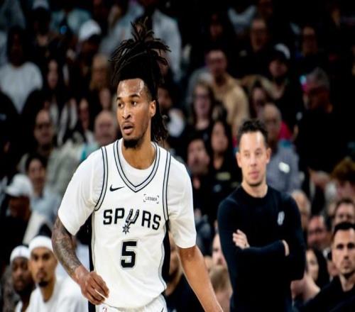 文班17+14+6封蓋，?？怂鼓┕?3分太子攻防一體，馬刺輕取開拓者