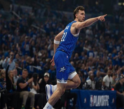 31！貝恩22+5魔術(shù)滅活塞奪賽點(diǎn)，瓦格納19+5坎寧安25+9+6