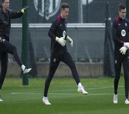 世体：巴萨今夏可能对门将进行重组，只有霍安位置稳定