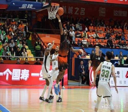 主場折戟瀕臨一輪游！邱彪空喊擔責，山東高速埋沒王牌助教