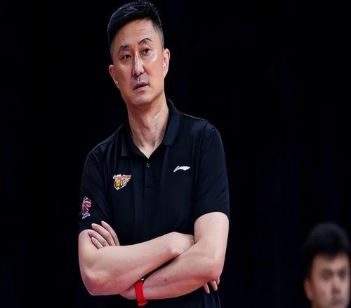 广东男篮爆冷不敌广州！输球原因曝光，徐杰坦言：对方没有很出色