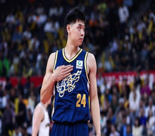 仅2分隔扣还遭大帽！崔永熙关键战隐身温室CBA也打不明白了