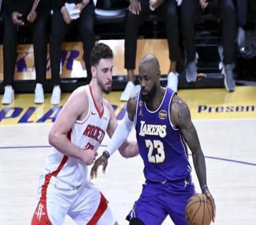 詹姆斯谈湖人输球：我的失误让他们领先到7分