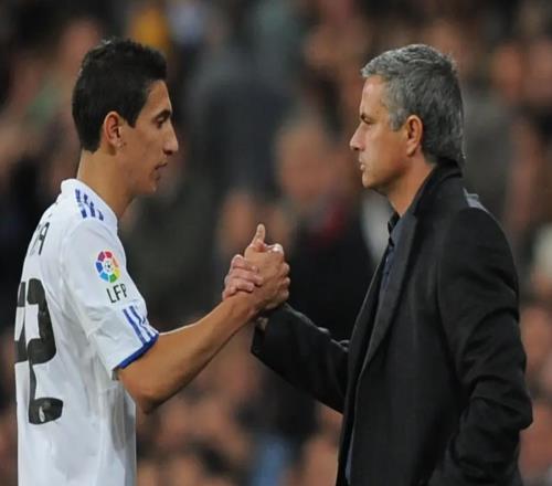 迪马利亚：穆里尼奥在更衣室连C罗都敢喷，他是天才也是“疯子”