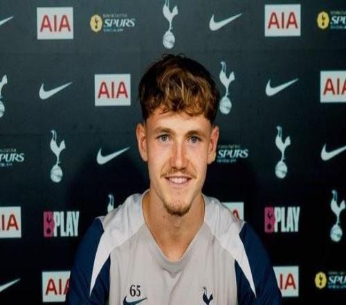 官方：热刺与19岁小将罗斯韦尔续约他曾随队赢得U17英超杯冠军