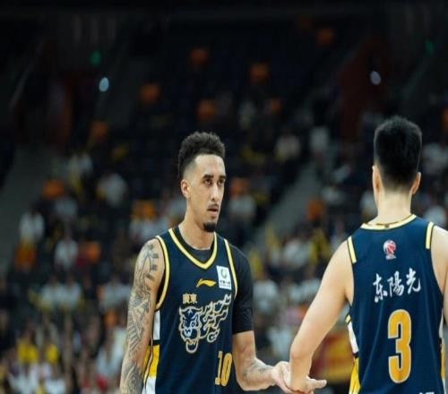 CBA动态更新，广东男篮vs广州男篮，赛前带来广东男篮徐杰、杜峰、崔永熙以及广州男篮徐昕的最新消息