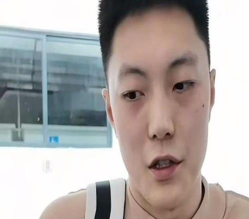 胡明轩：大家都在自己最舒服的位置上打球起到效果第三场要争胜