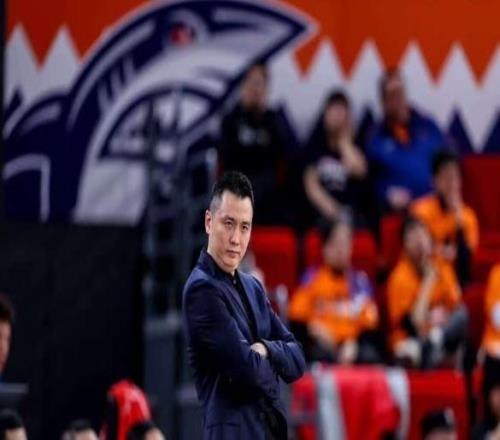 上海男篮4分惜败！结束23连胜，洛夫顿正式回归，冲击总冠军