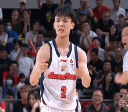 广东大胜广州扳成11胡明轩21+6萨林杰24+14