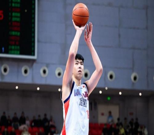 徐昕下周赴美：除NBA5队邀请试训NCAA多名校关注今年亚军在列