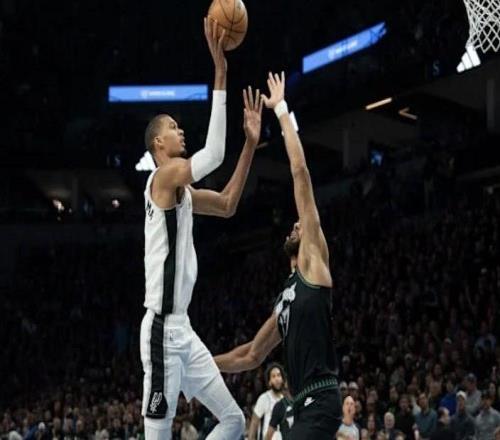 比肩四大传奇中锋，文班39分15板5帽成为NBA季后赛历史第五人