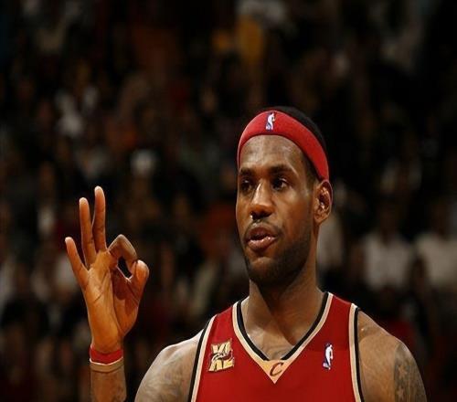 一句凡爾賽震驚29隊老板，未入聯(lián)盟引爆風波，詹皇牽動整個NBA
