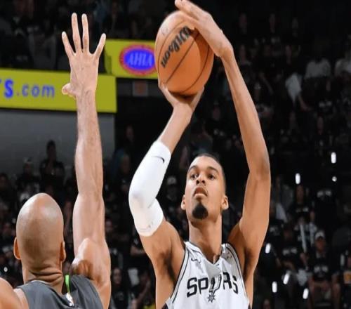 文班37+15+5帽创NBA历史第一神迹！马刺21复仇森林狼，麦丹22中5