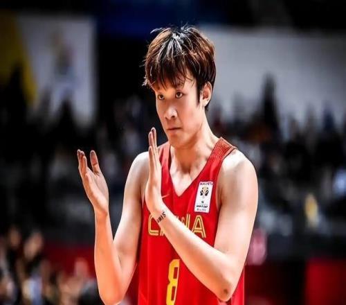 丁彦雨航观战！山东男篮2连败出局，这场球藏多少遗憾