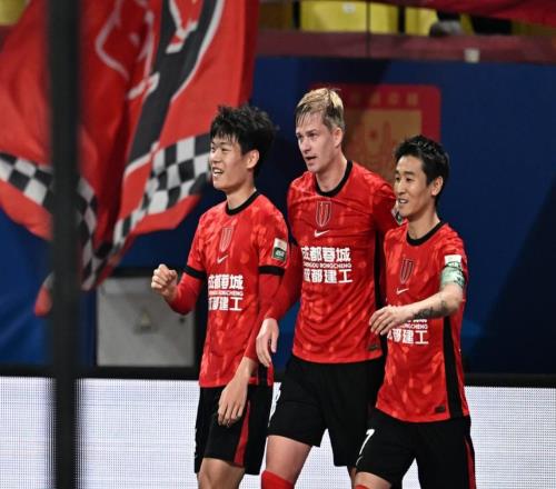 30！中超領頭羊繼續狂飆：瘋狂8連勝，韋世豪破門，劉殿座撲點