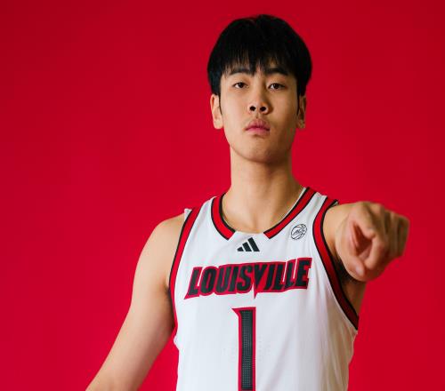恭喜！中國男籃19歲2米03新星加入路易斯維爾：下一步沖擊NBA