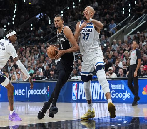 馬刺12697大勝森林狼！文班創59年紀錄，不愧是NBA狀元秀