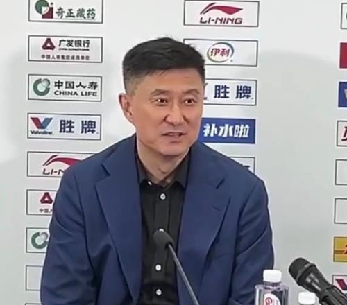 深夜兩點！廣東男籃發聲總結出局賽季球迷留言杜鋒朱芳雨下課