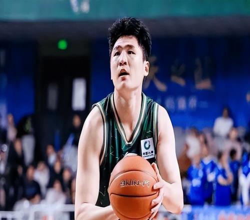 男籃集訓(xùn)更新：首批離隊名單敲定，郭士強補招2將，2人因故缺席