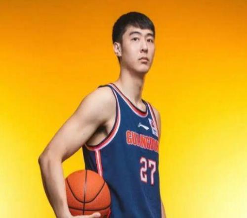 23歲張明池辟謠：離開廣東男籃是因為家庭原因并非被杜鋒罵走