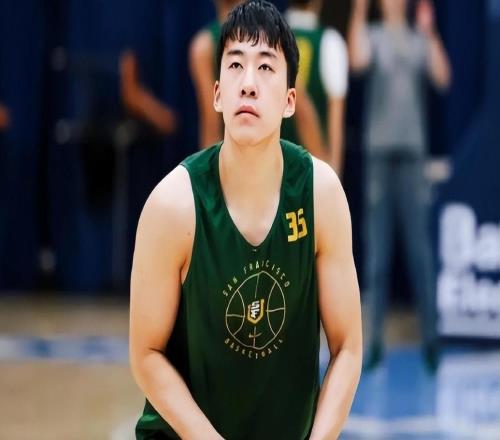 兩年后中國男籃陣容到底有多強，首發五虎全都有留洋經歷