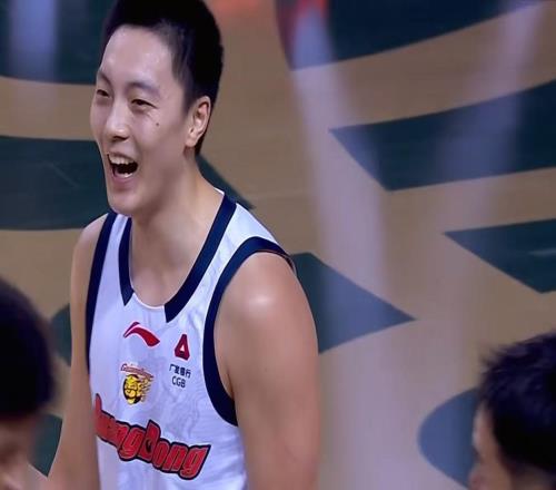 完爆徐杰+碾壓胡明軒！廣東16歲小將打成大腿，或被朱芳雨截胡