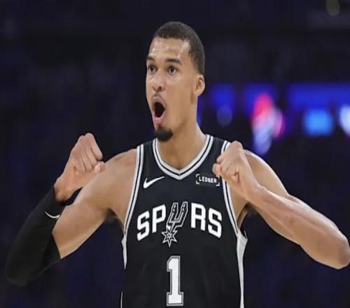 恐怖統治力！西決四場文班在場馬刺凈勝雷霆50分，下場后凈負46分
