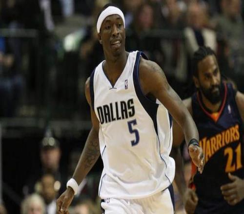 傳奇他出生時雙腿殘疾，卻依然闖進NBA，還入選了全明星