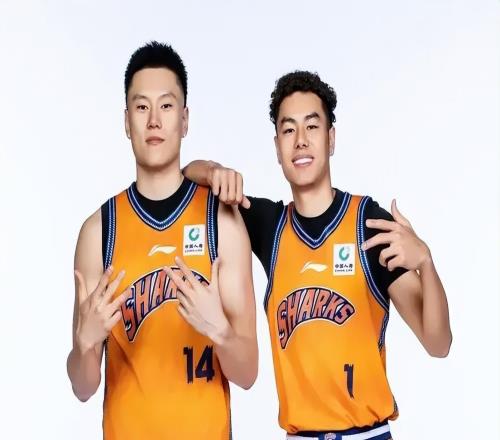 上海逼出最強形態！雙小外效果拉滿，雙李齊爆，其余球員各司其職
