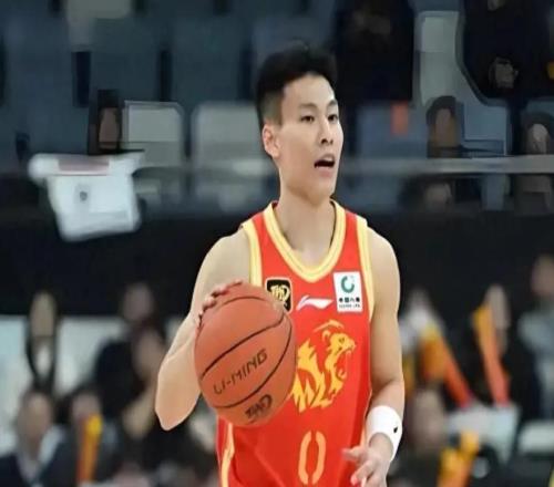 廣廈隊(duì)最大奇兵！G4出現(xiàn)名場(chǎng)面：王博親自為他遞水，樓明為他鼓掌