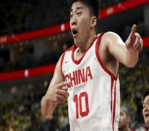 中國男籃4分險勝！焦泊喬爆發，王俊杰18分14籃板，徐昕10分