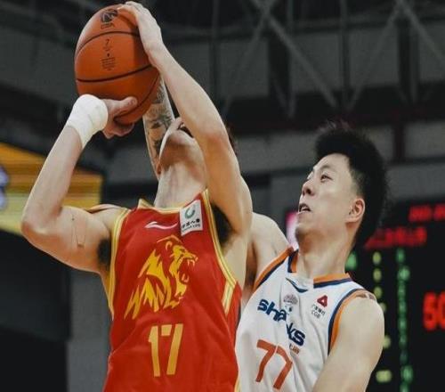 主場沖冠軍點，上海大鯊魚登頂得做好以下三點