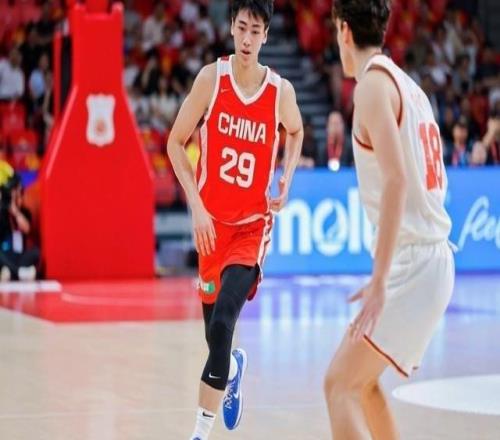 入選國家隊備受爭議！福建小將登場時間力壓隊內核心鄒陽楊曦皓