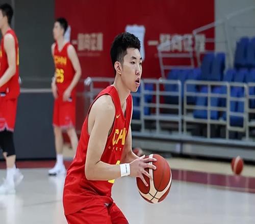 男籃首節(jié)壓制KKFMP俱樂部！焦泊喬+2后衛(wèi)齊爆，王俊杰手感下滑！