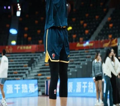 胡明軒等球員離開中國男籃短訓營