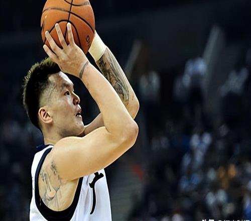 CBA首位萬分先生！父親是他引路人，如今成為CBA最佳總經理