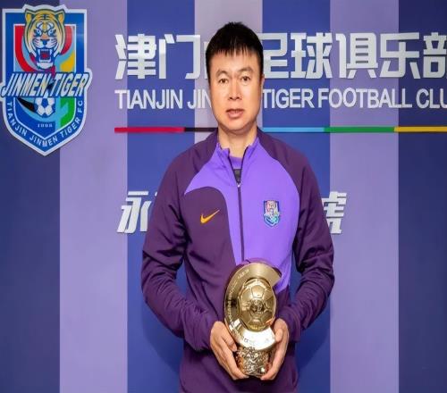 他效力津門虎兩年半只進(jìn)一球！卻依然被于根偉看好，曾留洋葡萄牙