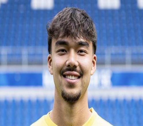町田澤維亞官方：22歲卡爾斯魯厄門將阿基科赫加盟球隊