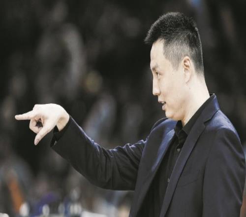 滬媒：上海隊創造歷史的背后，離不開李秋平為盧偉保駕護航