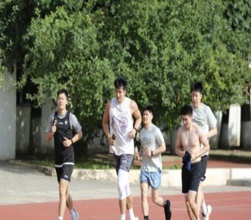 結束休假集結歸隊，北控官方：目前以恢復體能的力量訓練為主
