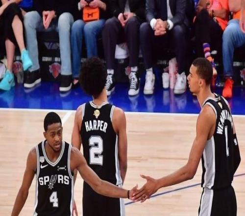 J.R.灵魂附体，福克斯葬送胜利！马刺交昂贵学费