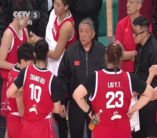 半场领先13分！中国女篮压着打巴西，王思雨6投全中，刘禹彤爆发