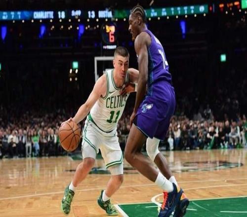 爆大冷！东部第二轰然倒下：全场鸦雀无声，黑马三人组轰56分